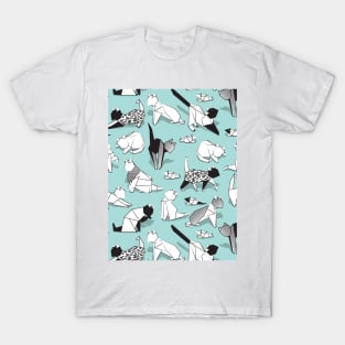 Origami kitten friends // pattern // aqua background paper cats T-Shirt